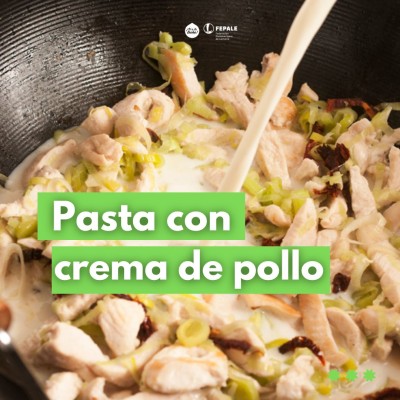 Pasta con crema de pollo